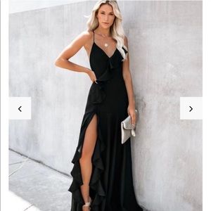 VICI black grown. NWT